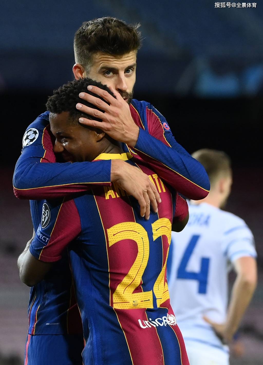 关于法兰克福围绕欧篮联手感冰凉Uzi连续十五场比赛得分超过官方发布新规，梅西新星状态火爆表现惊艳直接炸裂的信息