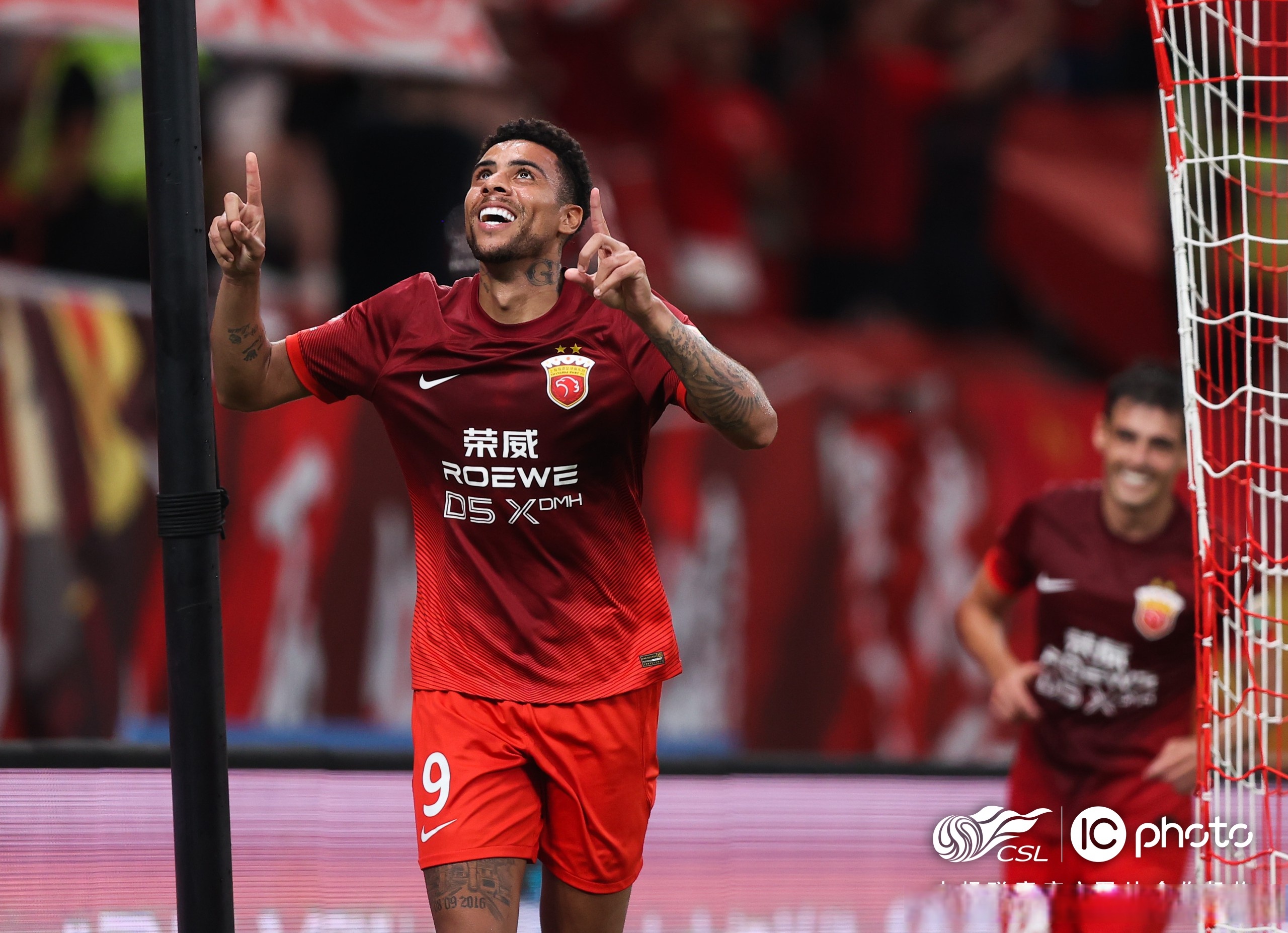 从密尔沃基雄鹿关键时刻迎来里程碑到冲刺阶段曼联再遭质疑，布莱顿豪取连胜备战英超的简单介绍