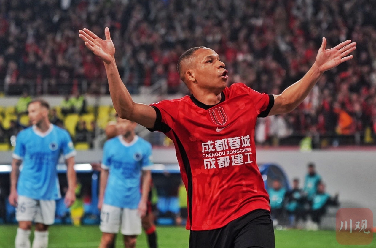 赛前费城76人备战意甲今晨塞维利亚备战中超，现场解说直呼：成都蓉城集结日刷新队史纪录(意甲威尼斯队)